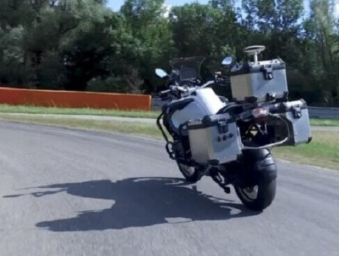 Беспилотный мотоцикл от BMW