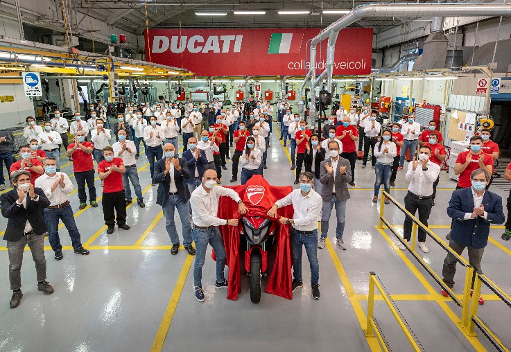 Ducati Multistrada V4 получил адаптивный круиз контроль